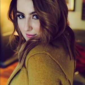 Meet your Posher, Liv